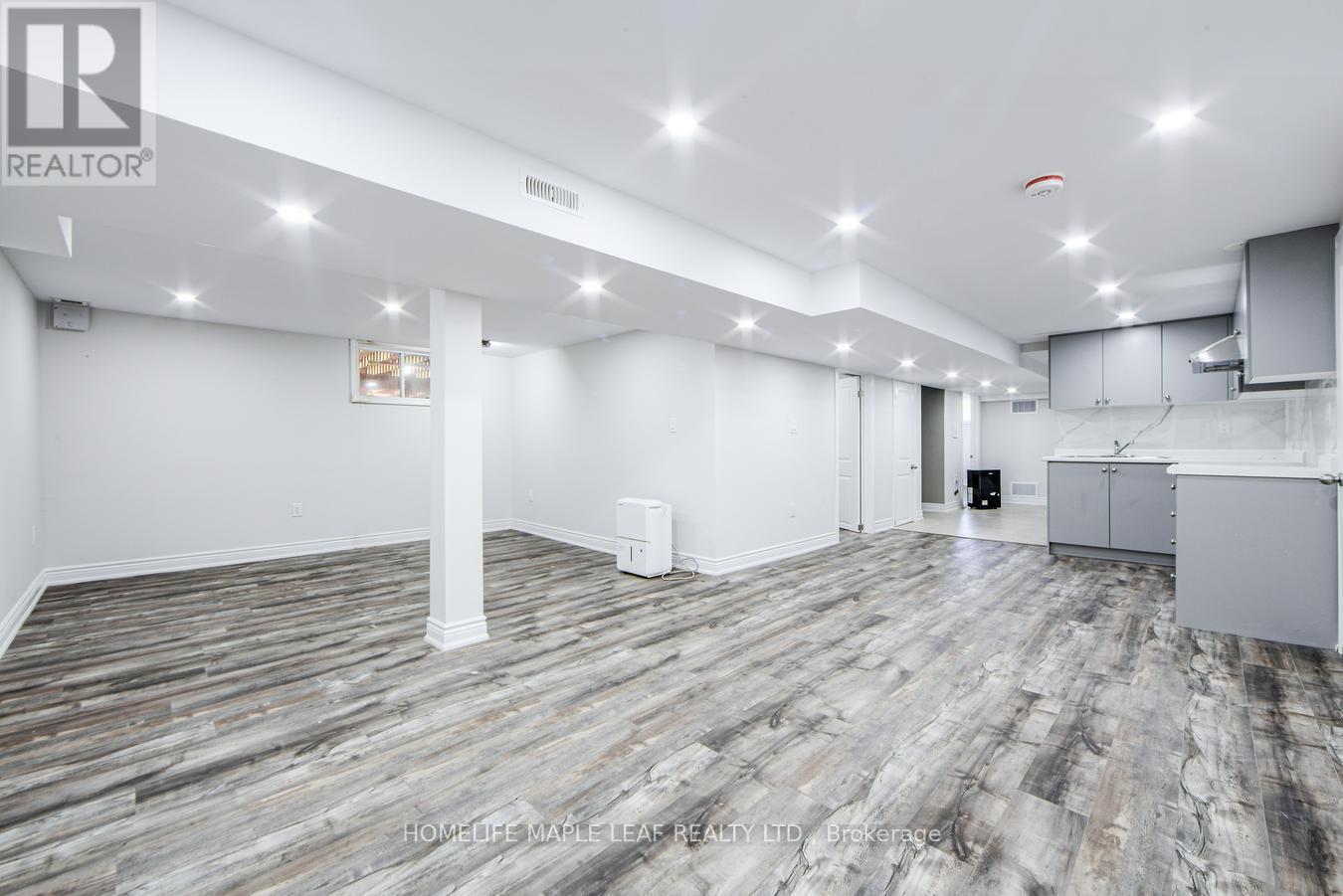 927 #97 Regional Road, Hamilton, ON - Indoor Photo Showing Other Room