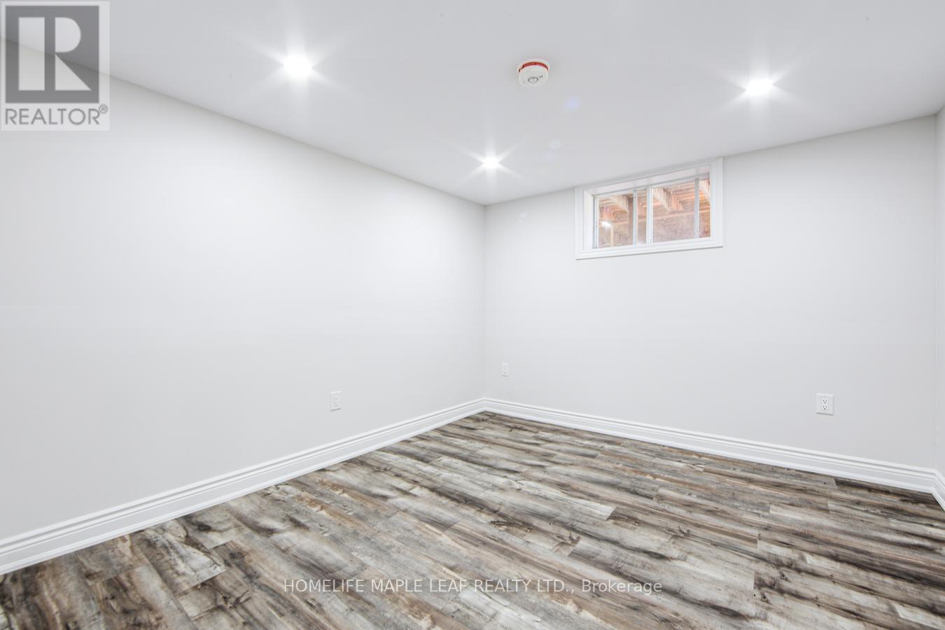 927 #97 Regional Road, Hamilton, ON - Indoor Photo Showing Other Room