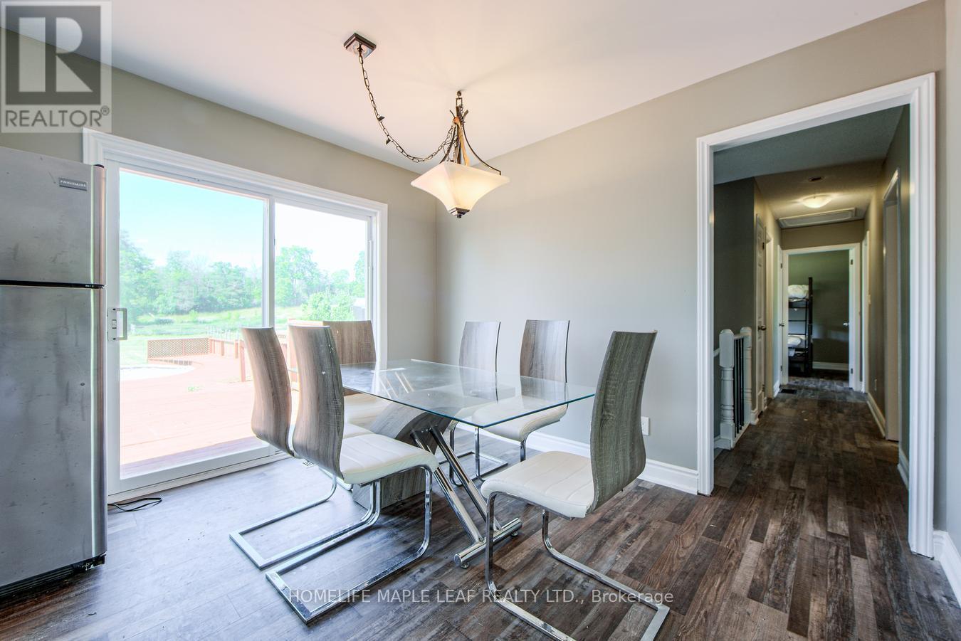 927 #97 Regional Road, Hamilton, ON - Indoor Photo Showing Dining Room