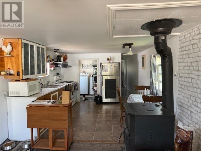 1 Spruce Ct, Heyden, ON - Indoor