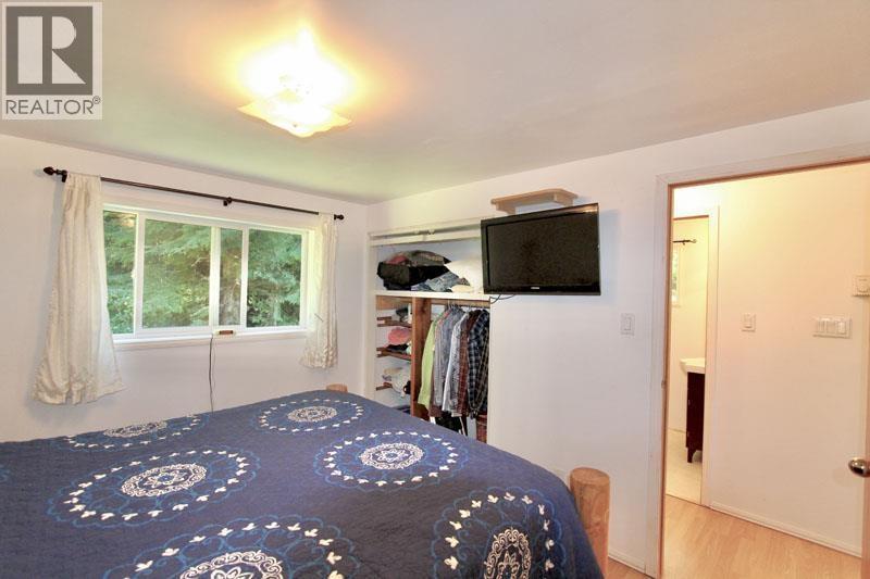 1514 Burgess Avenue, Masset, BC - Indoor Photo Showing Bedroom