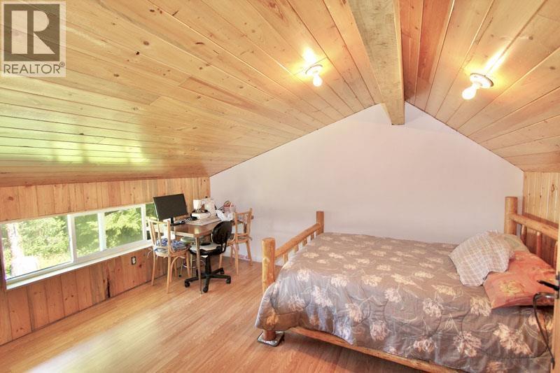 1514 Burgess Avenue, Masset, BC - Indoor Photo Showing Bedroom