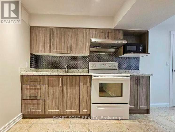 Bsmt - 36 Bendamere Crescent, Markham, ON - Indoor Photo Showing Kitchen