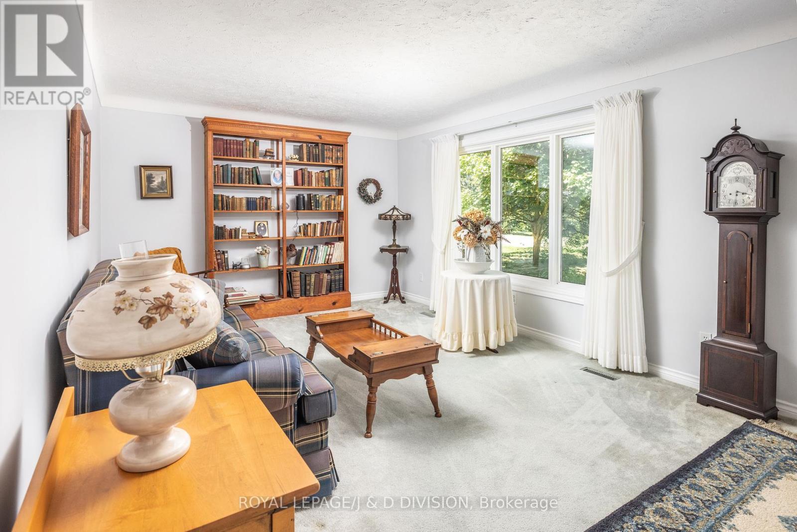 478 Johnson Street, Niagara-On-The-Lake, ON - Indoor Photo Showing Living Room