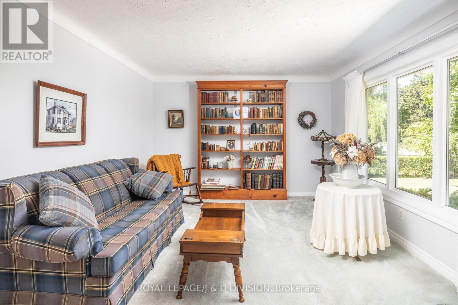 478 Johnson Street, Niagara-On-The-Lake, ON - Indoor Photo Showing Living Room
