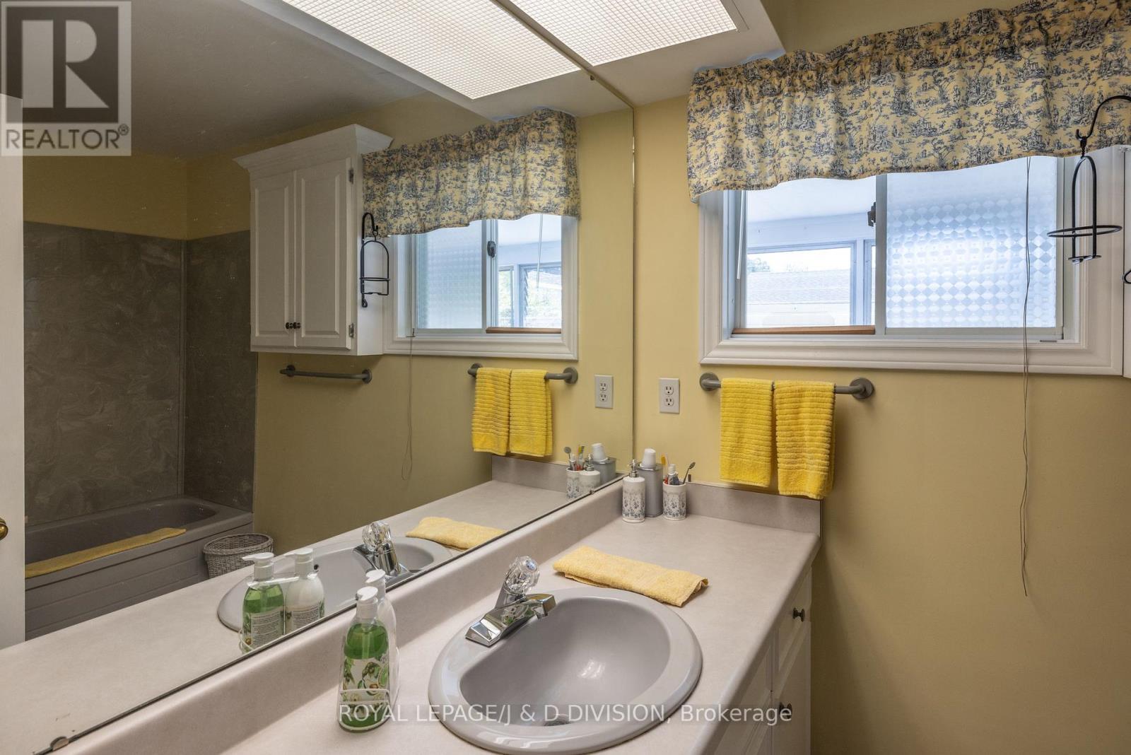 478 Johnson Street, Niagara-On-The-Lake, ON - Indoor Photo Showing Bathroom