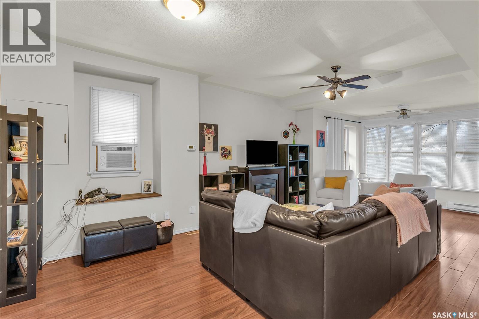 2231 Quebec Street, Regina, SK - Indoor Photo Showing Living Room