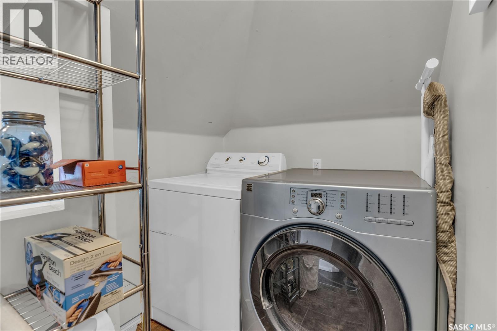 2231 Quebec Street, Regina, SK - Indoor Photo Showing Laundry Room