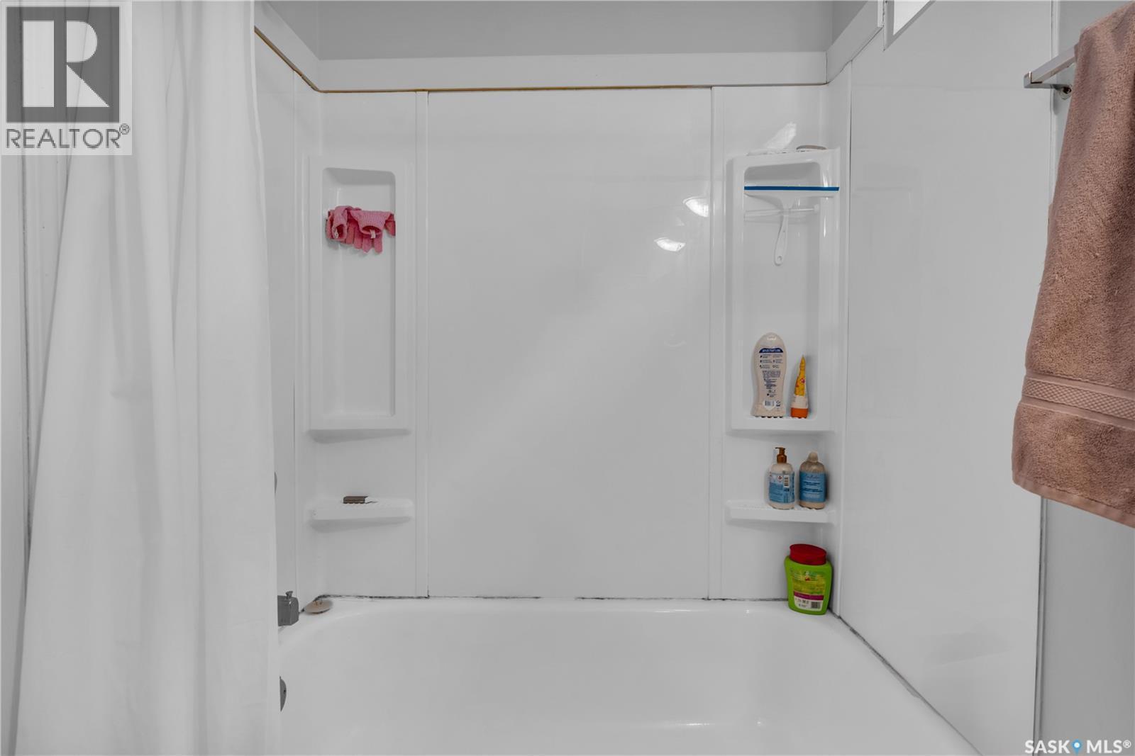 2231 Quebec Street, Regina, SK - Indoor