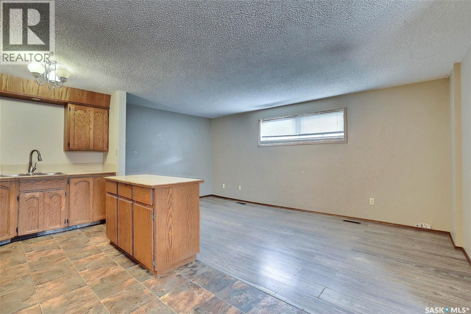 1580 Lacon Street, Regina, SK - Indoor