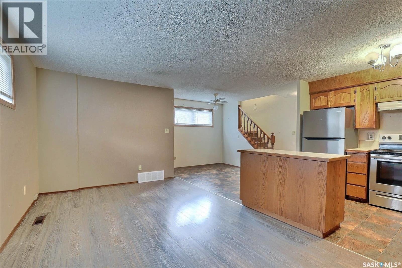 1580 Lacon Street, Regina, SK - Indoor Photo Showing Kitchen