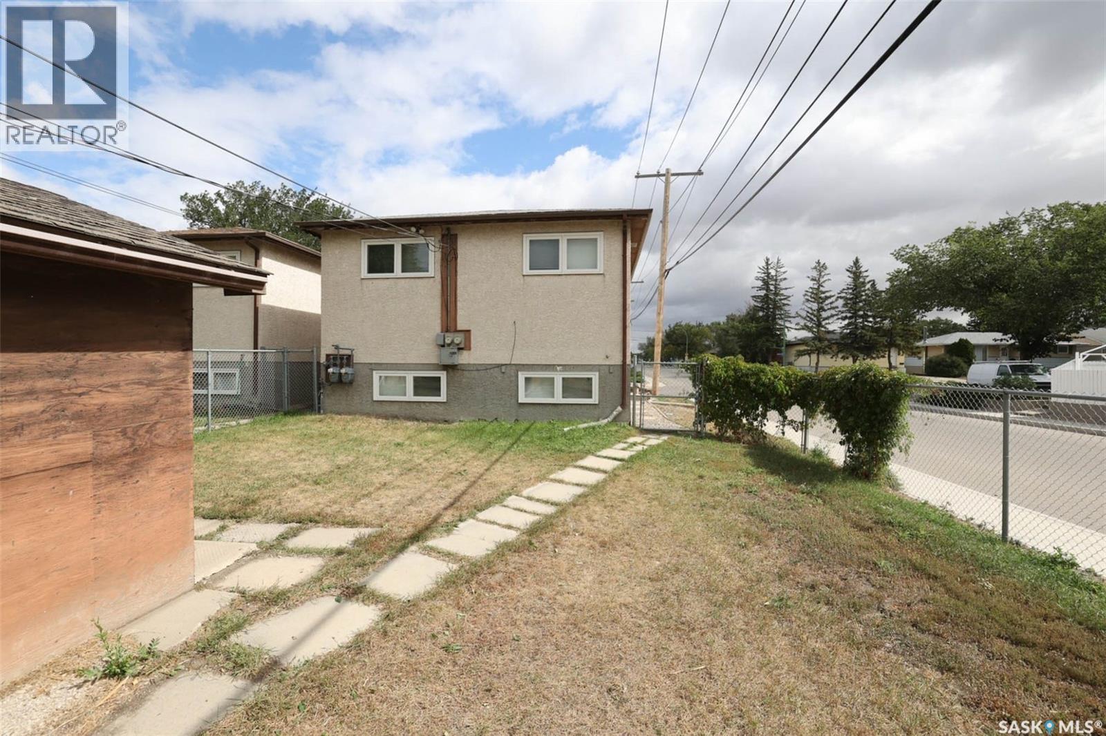 1580 Lacon Street, Regina, SK - Outdoor