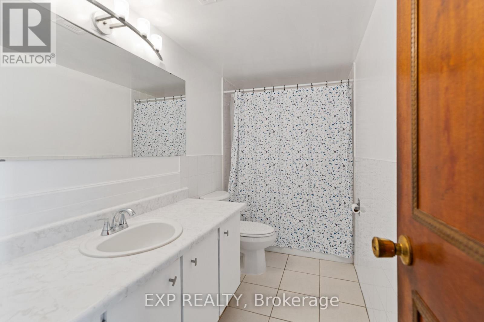 2006 - 3390 Weston Road, Toronto, ON - Indoor Photo Showing Bathroom