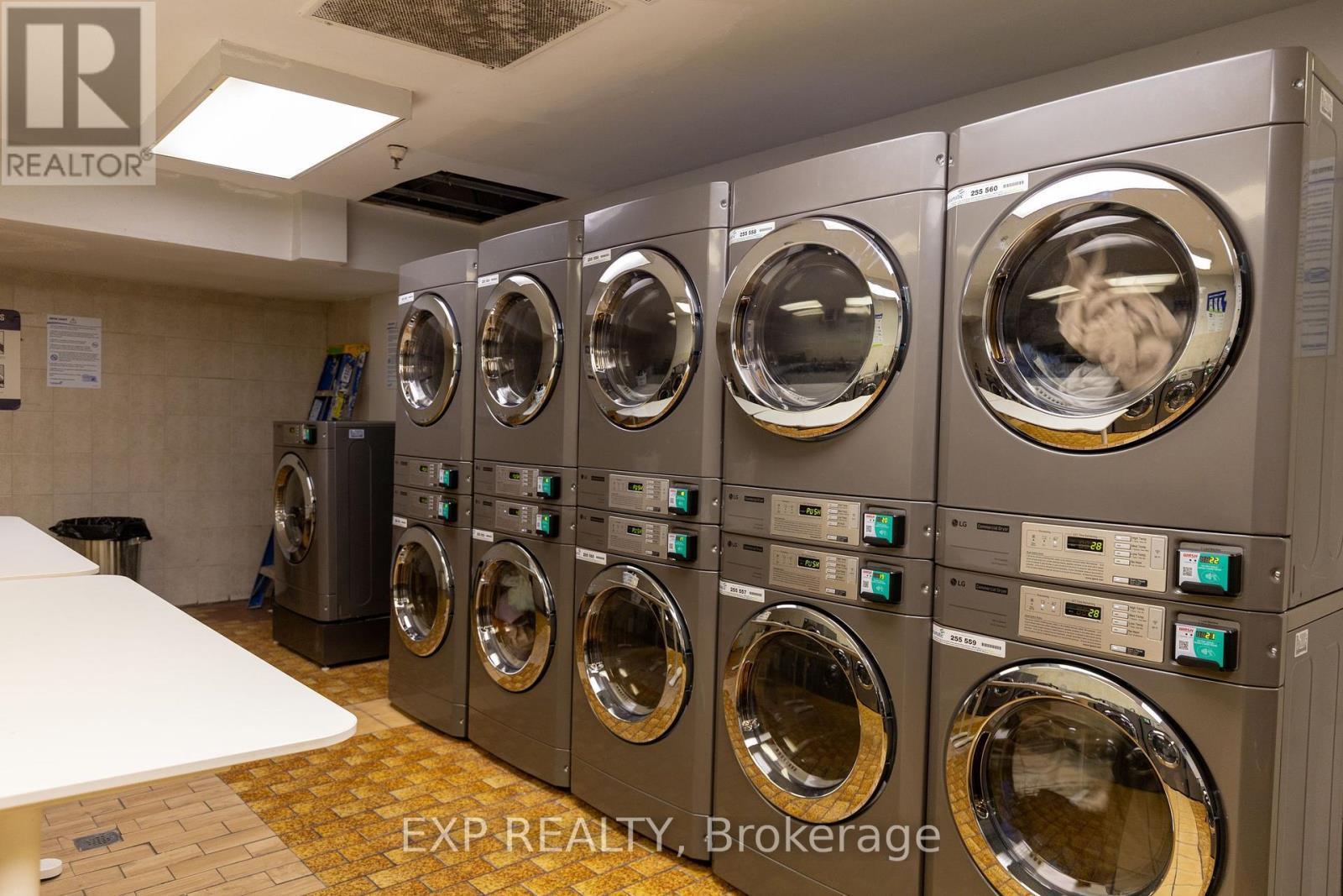 2006 - 3390 Weston Road, Toronto, ON - Indoor Photo Showing Laundry Room