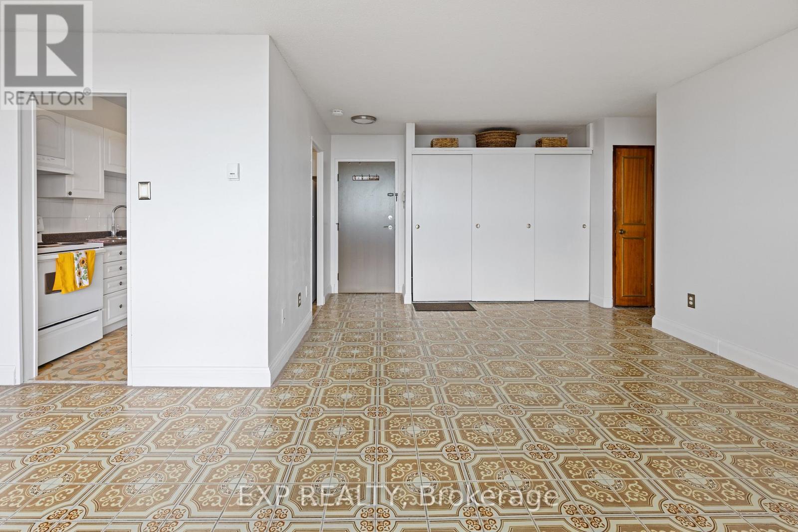 2006 - 3390 Weston Road, Toronto, ON - Indoor Photo Showing Other Room