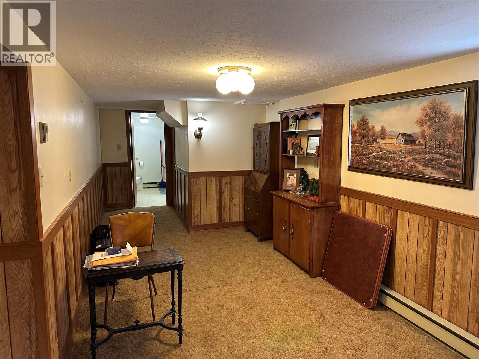 126 Grandview Street, Penticton, BC - Indoor Photo Showing Other Room