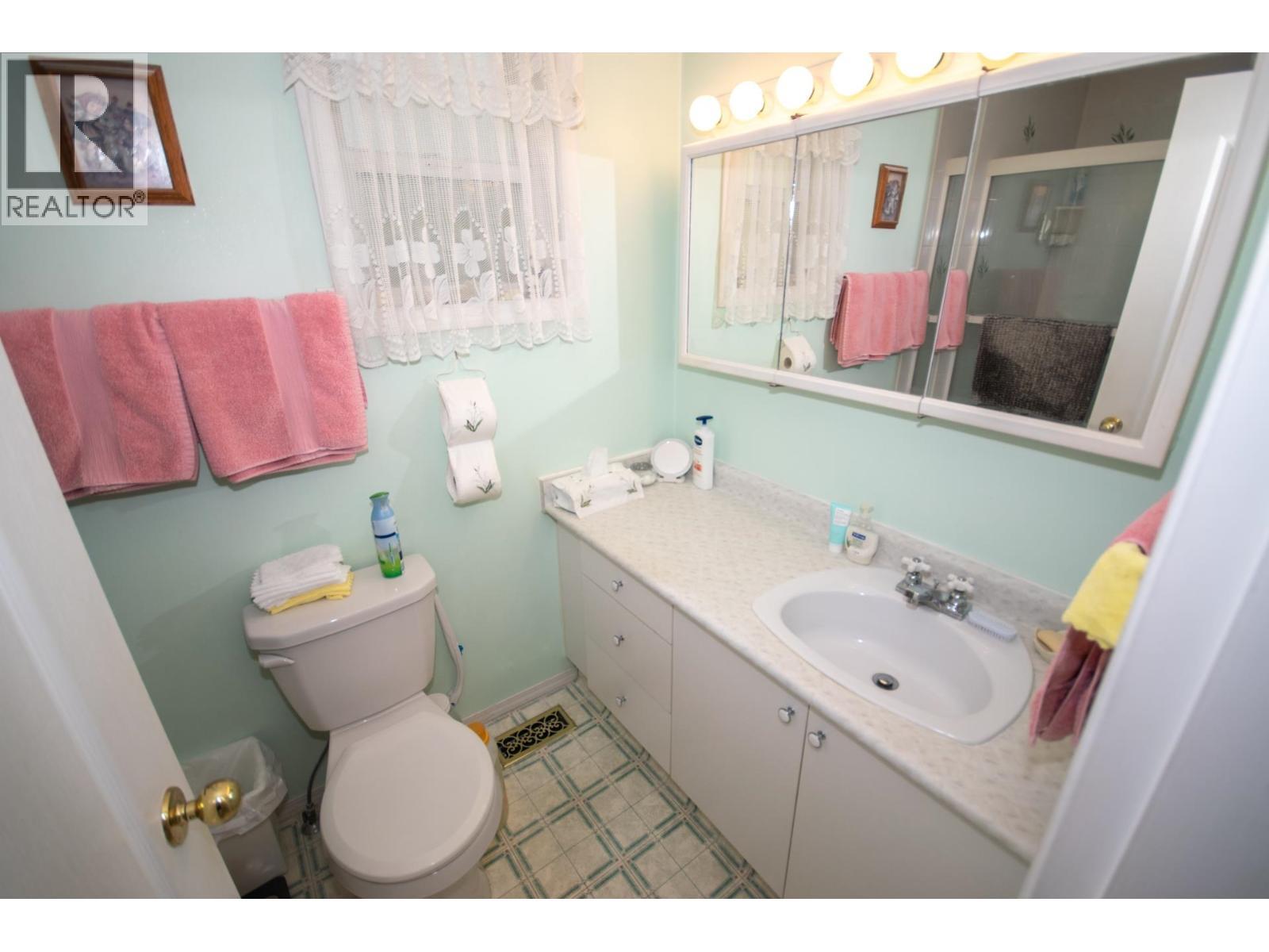 4337 Mildred Avenue, Wells / Barkerville, BC - Indoor Photo Showing Bathroom