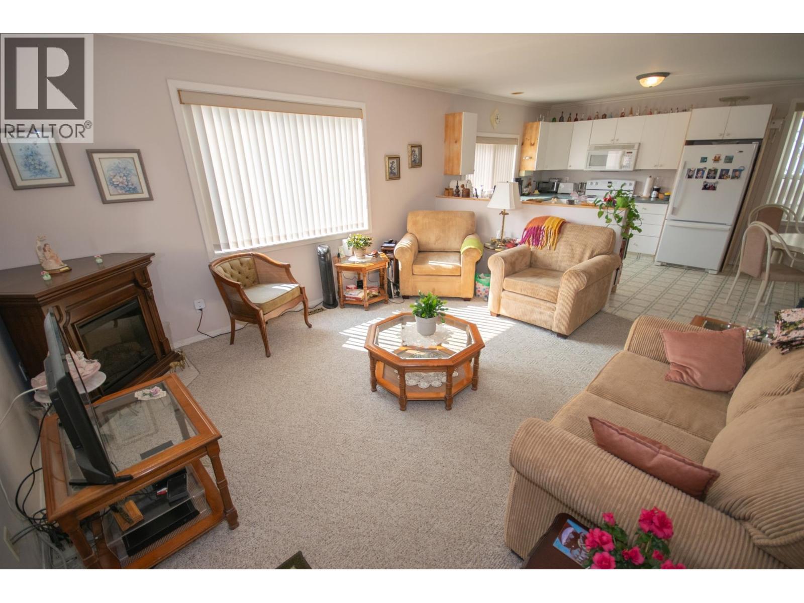 4337 Mildred Avenue, Wells / Barkerville, BC - Indoor Photo Showing Living Room