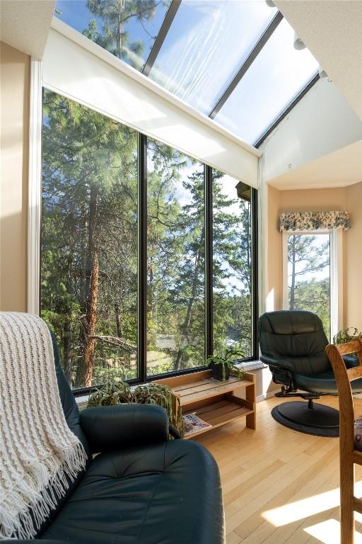 440 Grainger Road, Kelowna, BC - Indoor