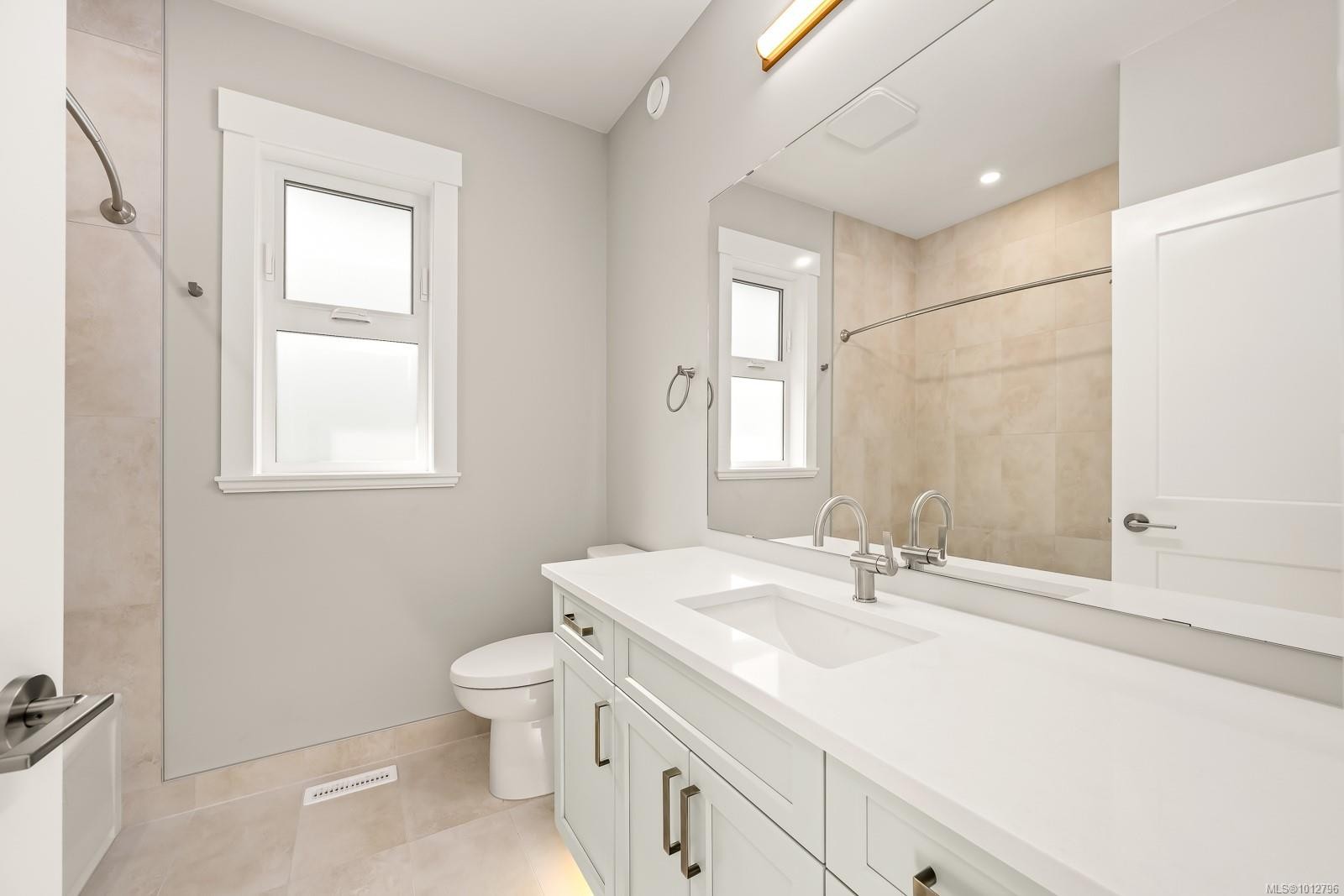 3989 Buckstone Rd, Courtenay, BC