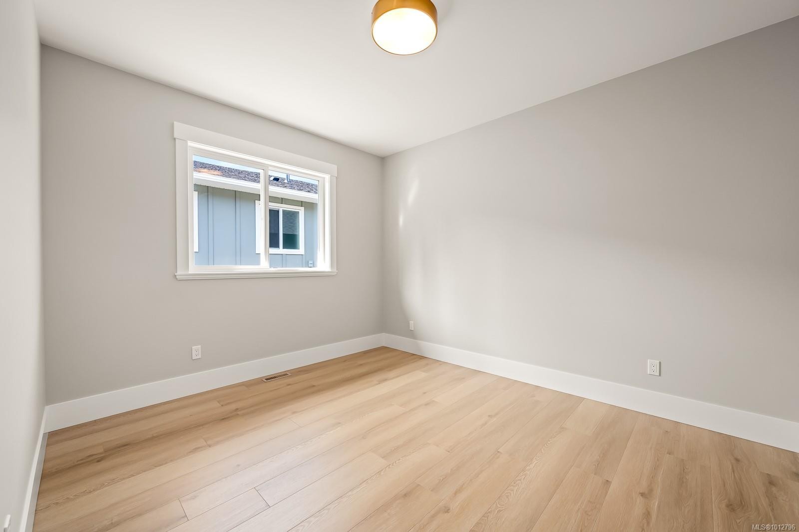 3989 Buckstone Rd, Courtenay, BC