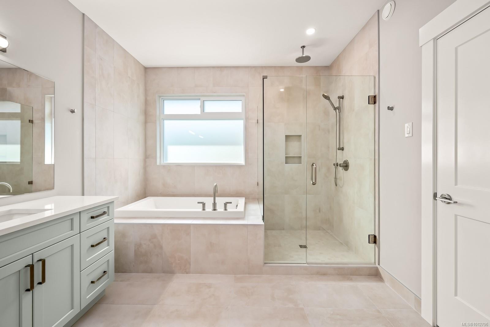 3989 Buckstone Rd, Courtenay, BC