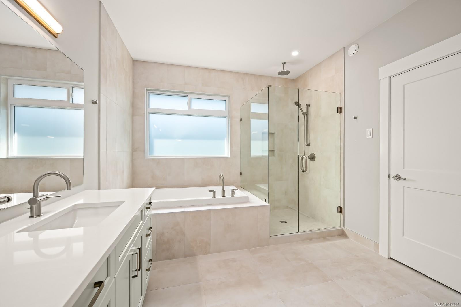 3989 Buckstone Rd, Courtenay, BC