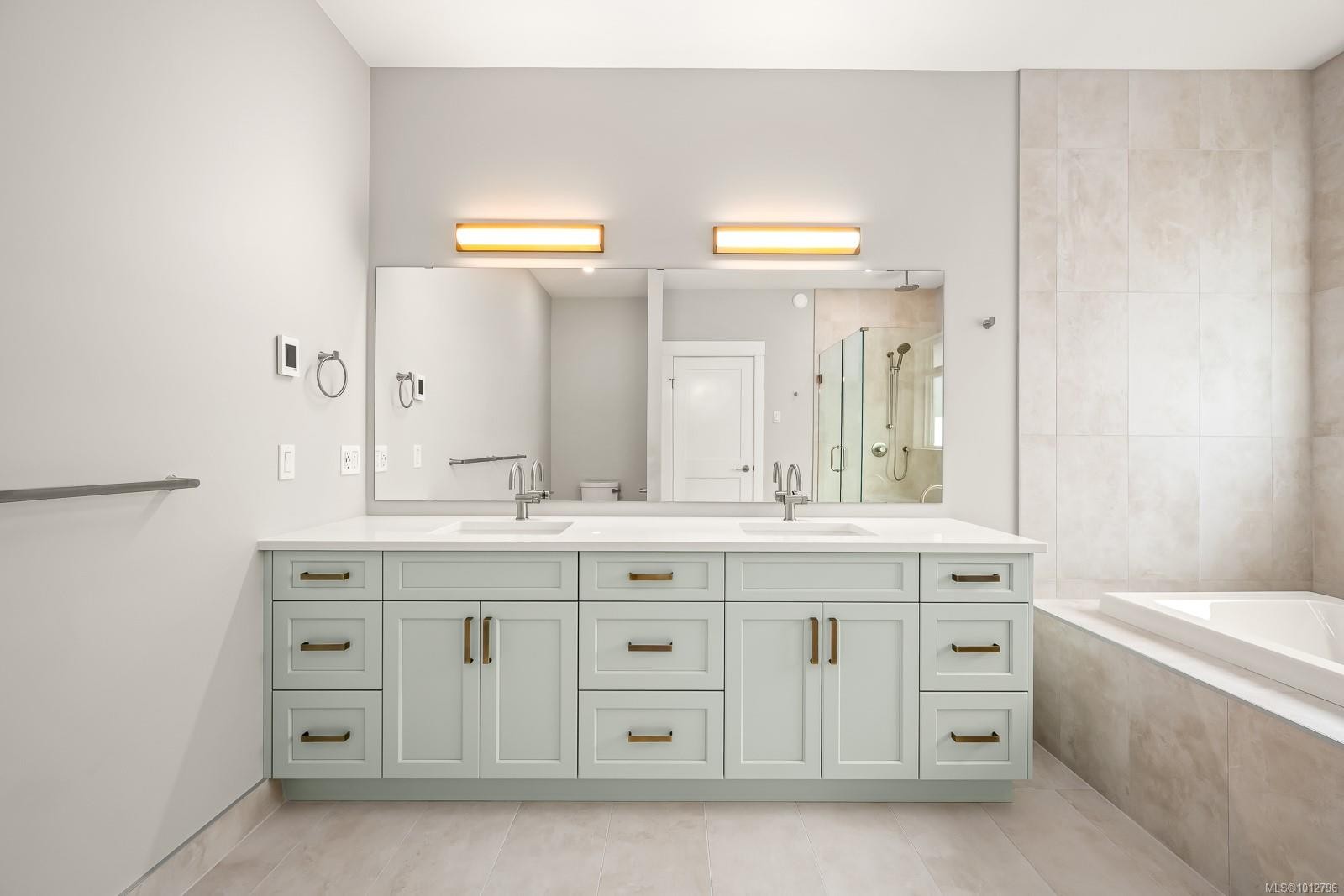 3989 Buckstone Rd, Courtenay, BC