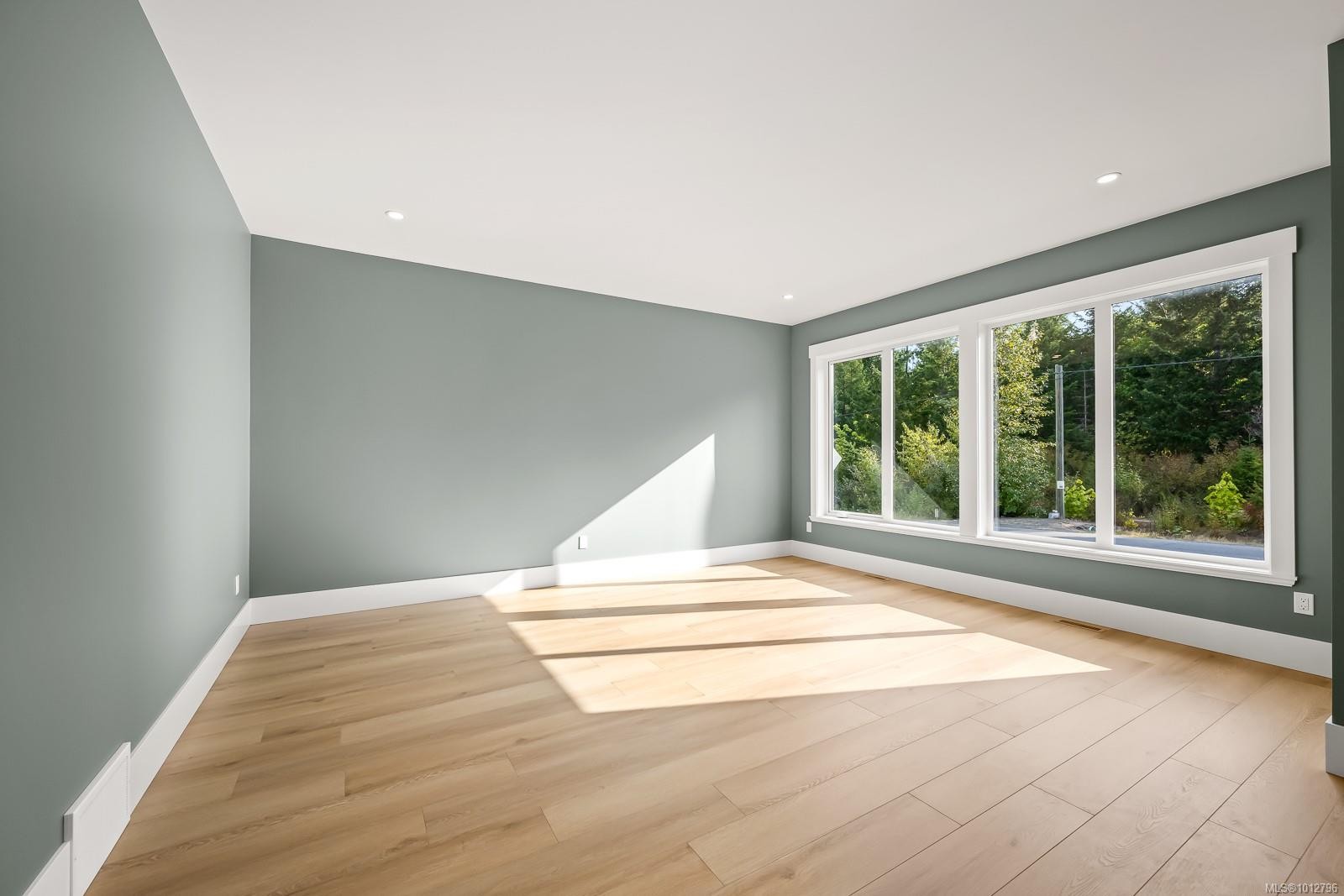 3989 Buckstone Rd, Courtenay, BC