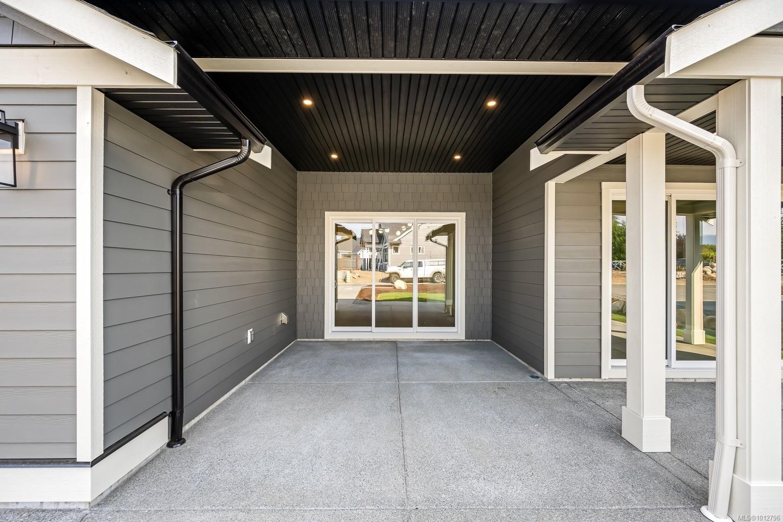 3989 Buckstone Rd, Courtenay, BC