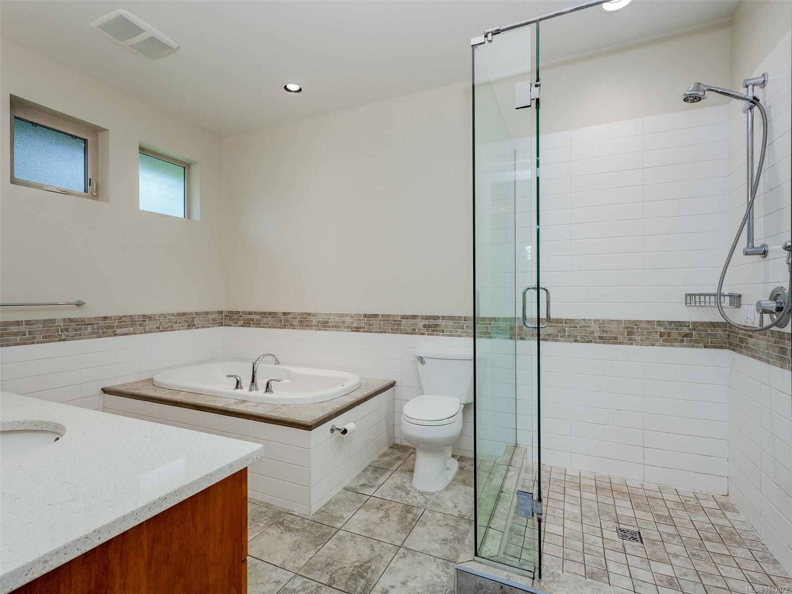 1266 Oceanwood Lane, Saanich, BC