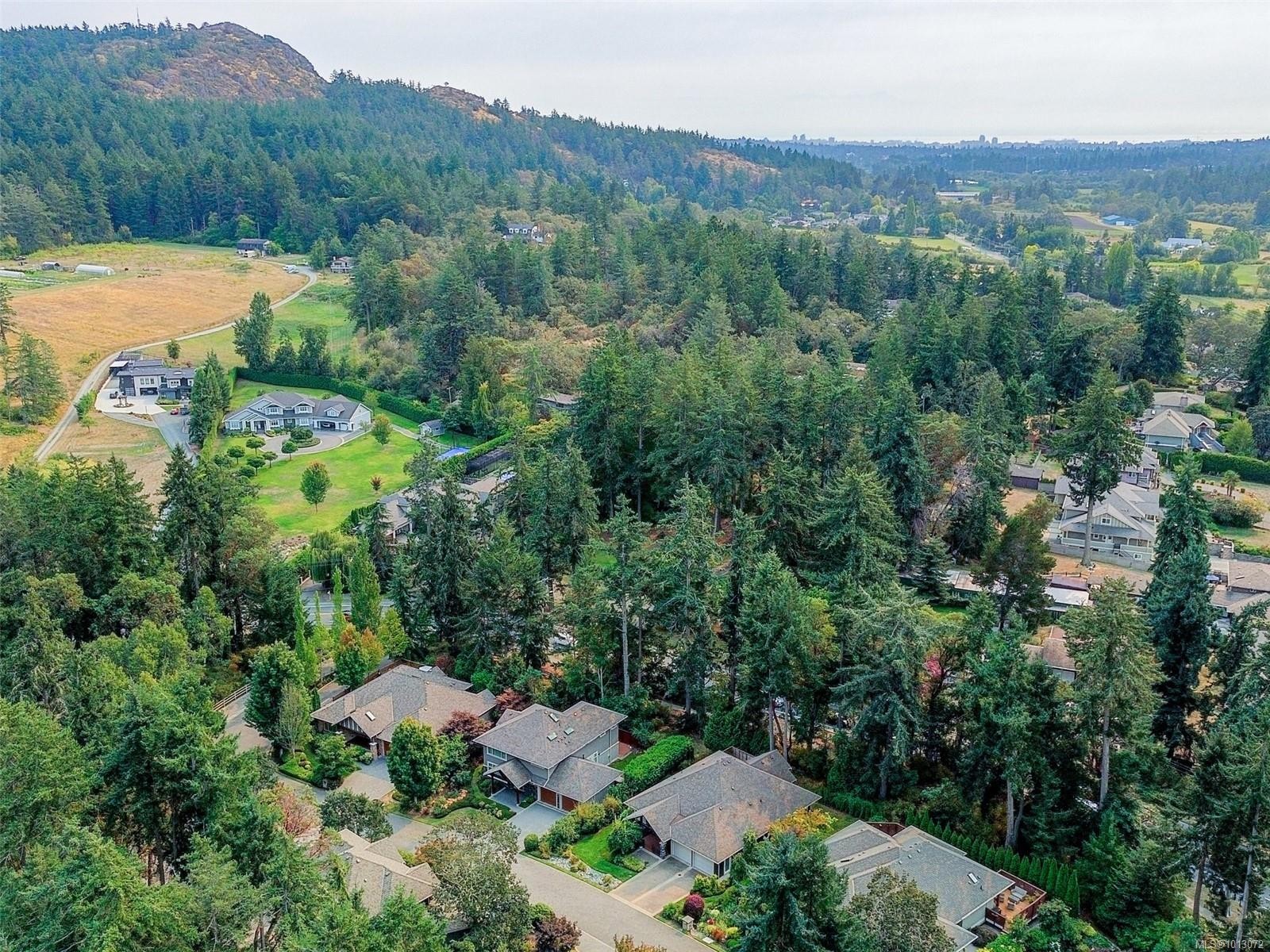 1266 Oceanwood Lane, Saanich, BC