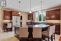 Kitchen with center island -