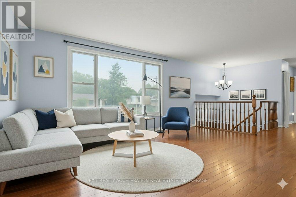19 Mortensen Drive, Loyalist (Amherstview), ON - Indoor Photo Showing Living Room