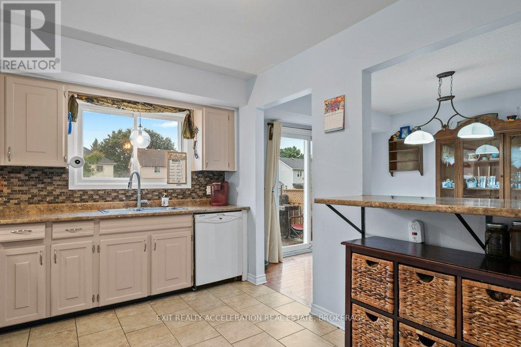 19 Mortensen Drive, Loyalist (Amherstview), ON - Indoor Photo Showing Kitchen