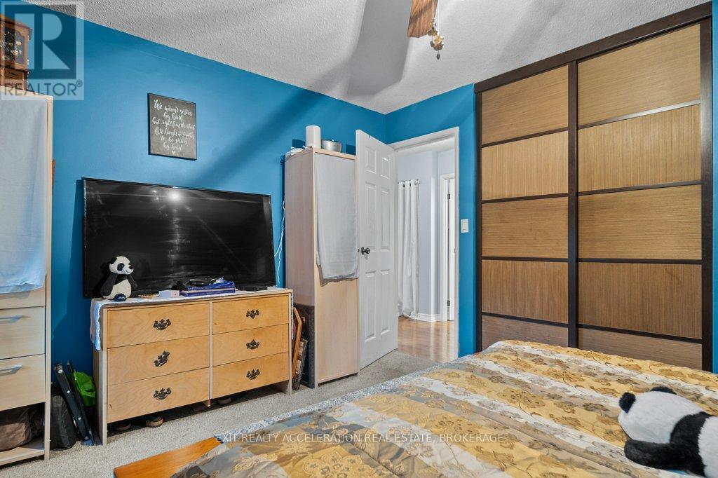 19 Mortensen Drive, Loyalist (Amherstview), ON - Indoor Photo Showing Bedroom