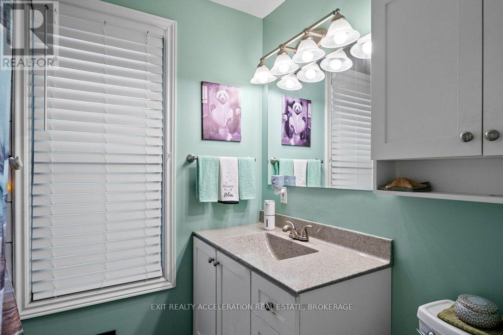 19 Mortensen Drive, Loyalist (Amherstview), ON - Indoor Photo Showing Bathroom