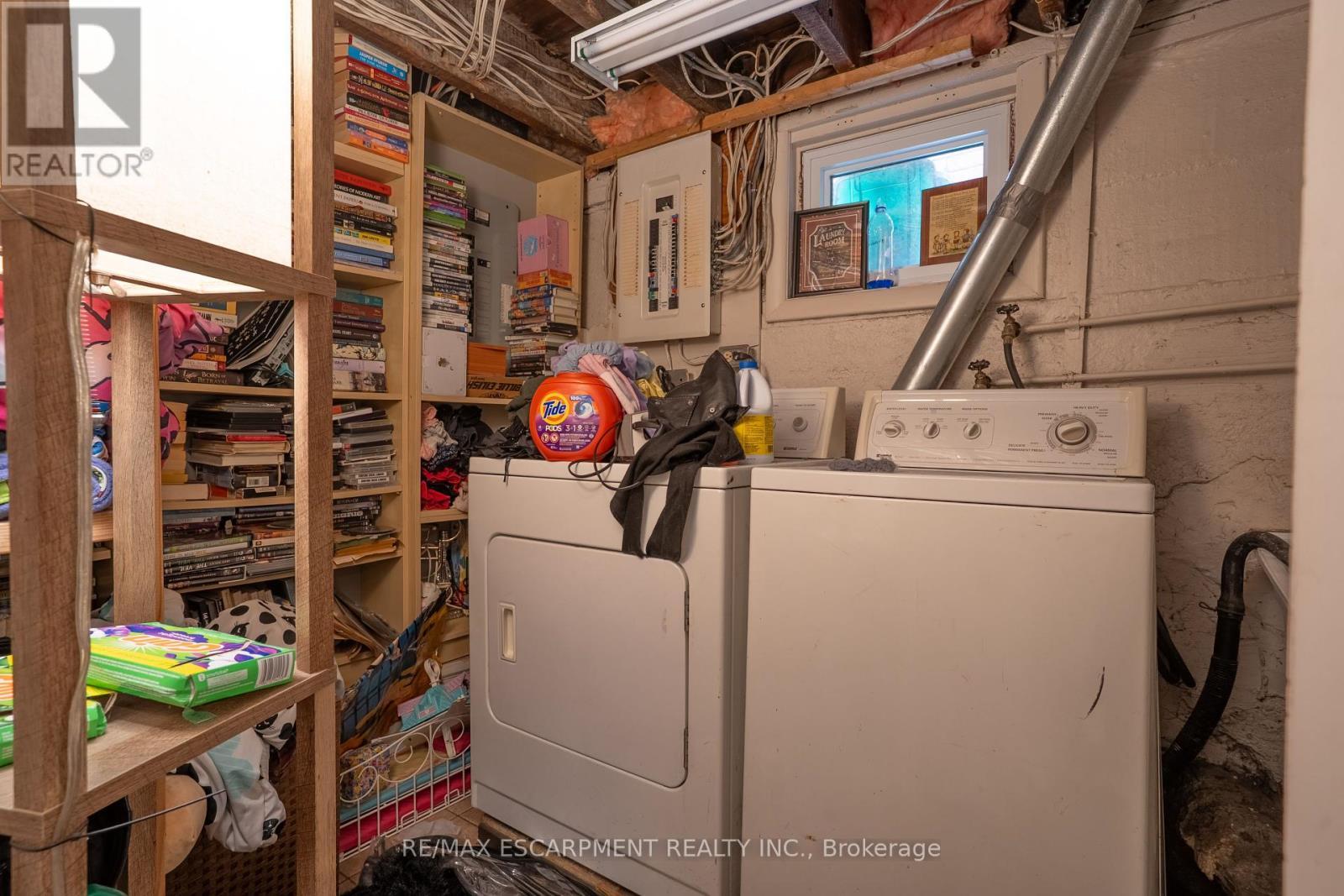 175 Burris Street, Hamilton, ON - Indoor Photo Showing Laundry Room