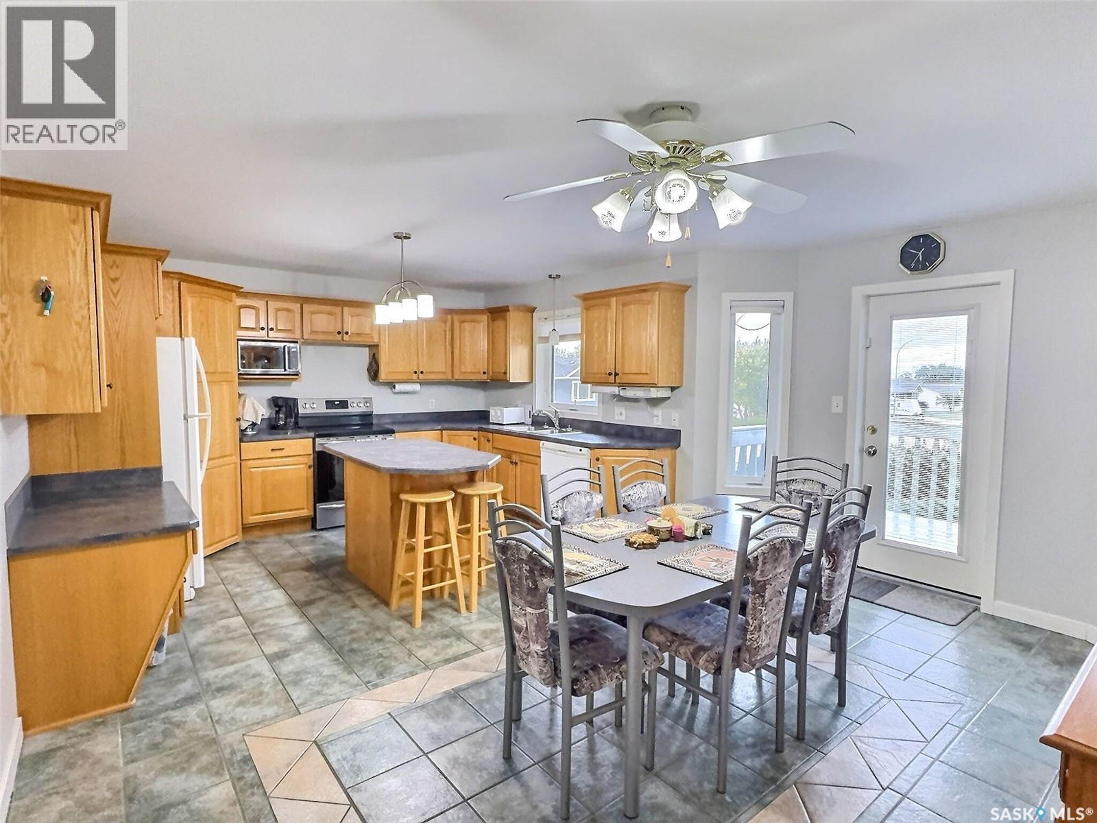 2 Poplar Place, Birch Hills, SK - Indoor Photo Showing Dining Room