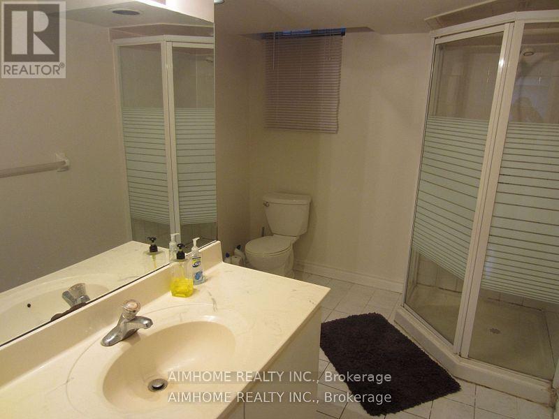 33 Townley Avenue, Markham, ON - Indoor Photo Showing Bathroom