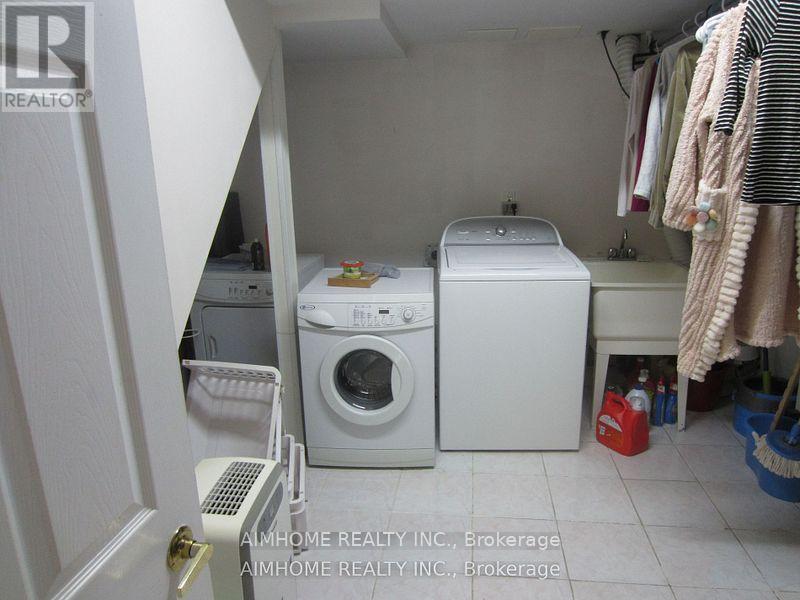 33 Townley Avenue, Markham, ON - Indoor Photo Showing Laundry Room