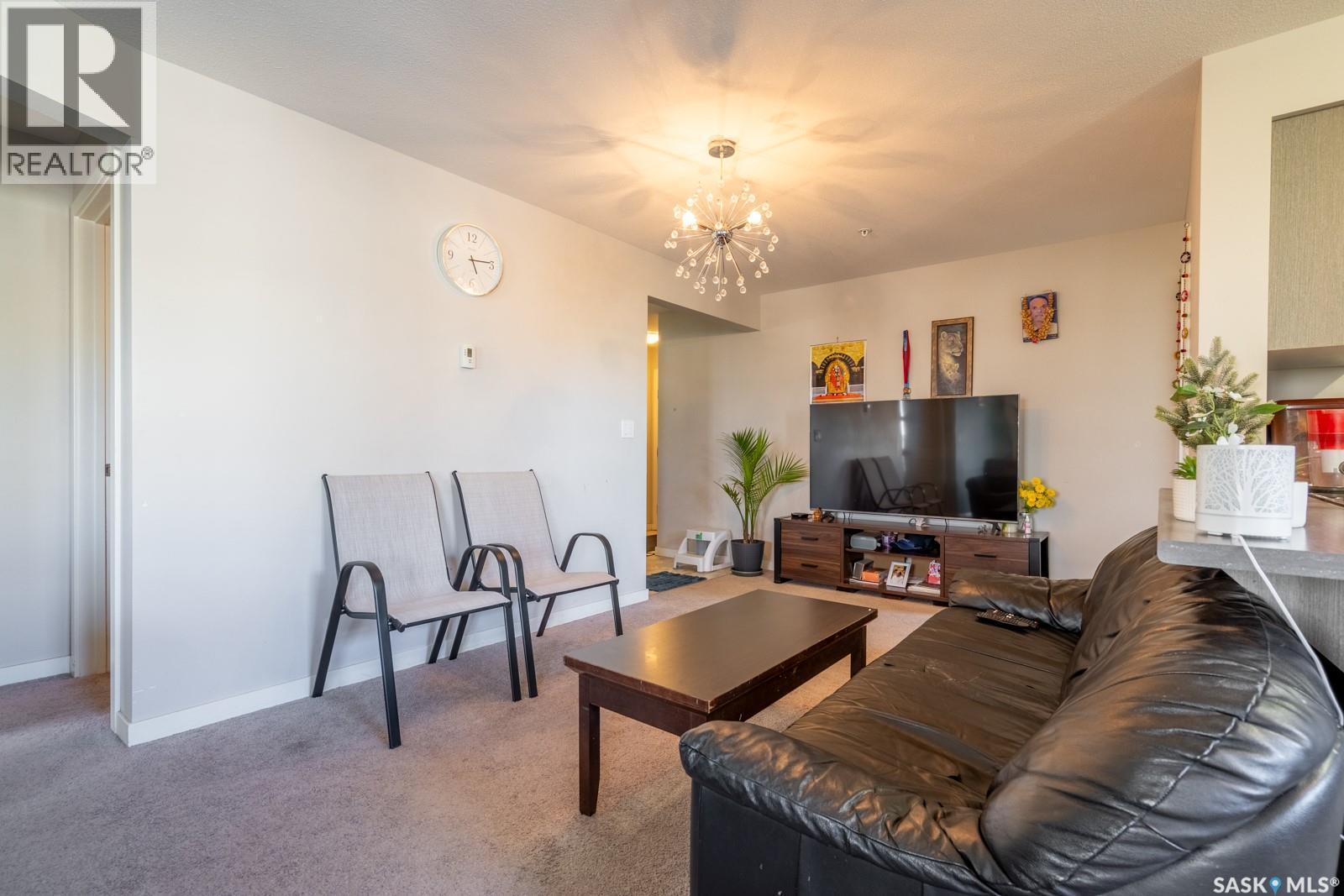 2320 5500 Mitchinson Way, Regina, SK - Indoor Photo Showing Living Room