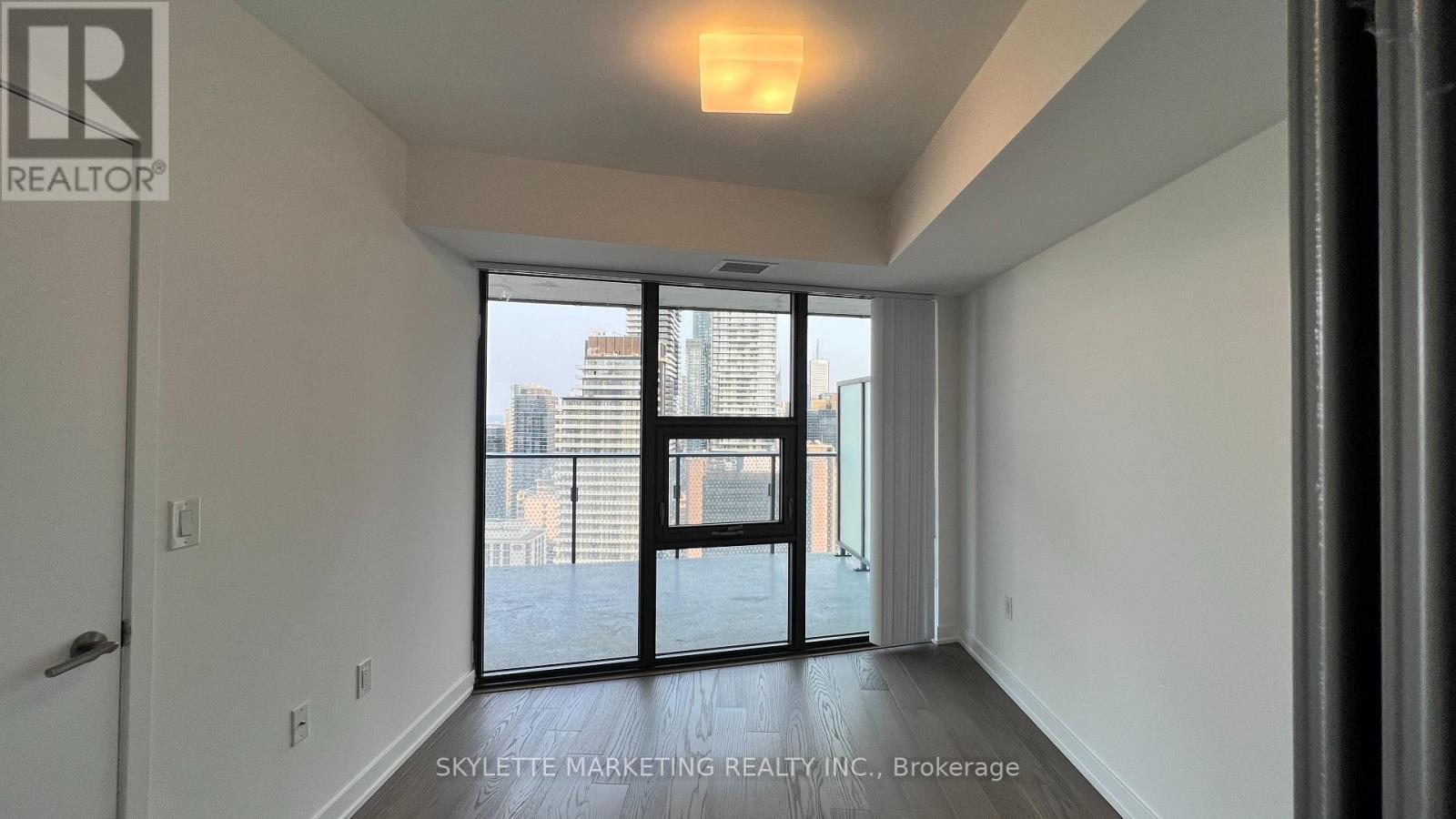 3204 - 11 Wellesley Street W, Toronto, ON - Indoor Photo Showing Other Room