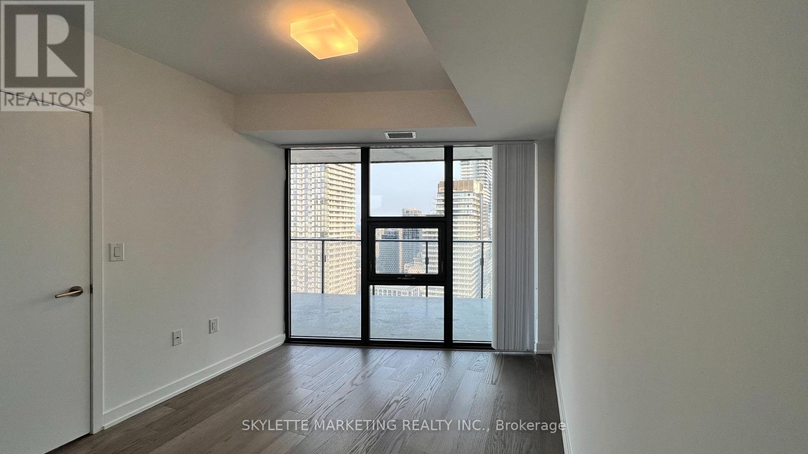 3204 - 11 Wellesley Street W, Toronto, ON - Indoor Photo Showing Other Room