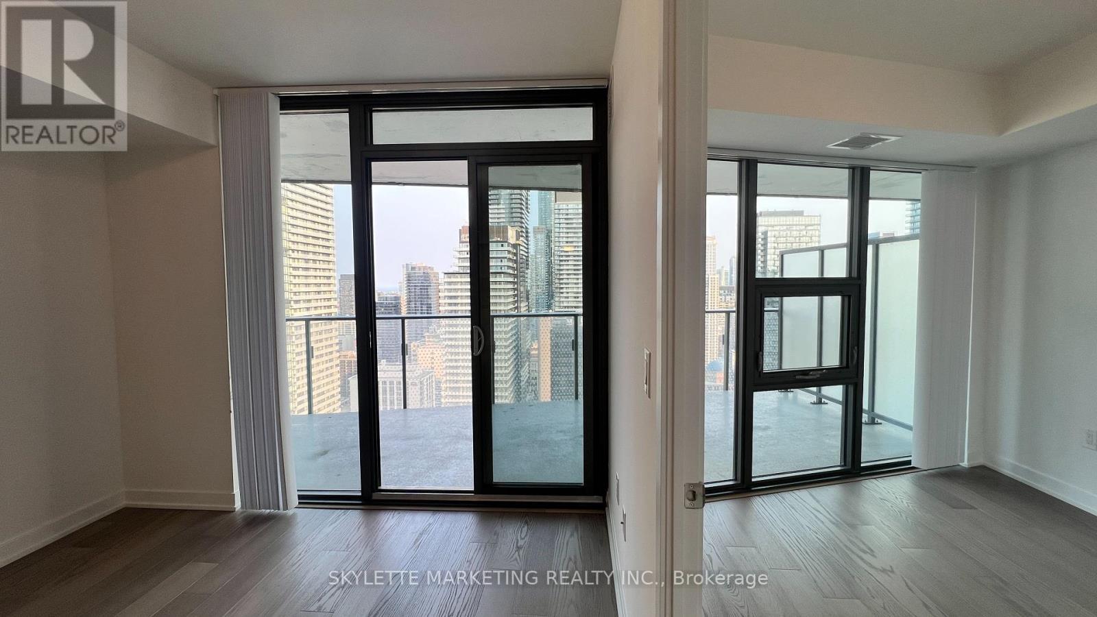 3204 - 11 Wellesley Street W, Toronto, ON - Indoor Photo Showing Other Room