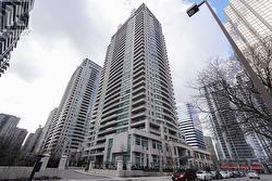 2002 - 23 HOLLYWOOD AVENUE Toronto, ON M2N 7L8
