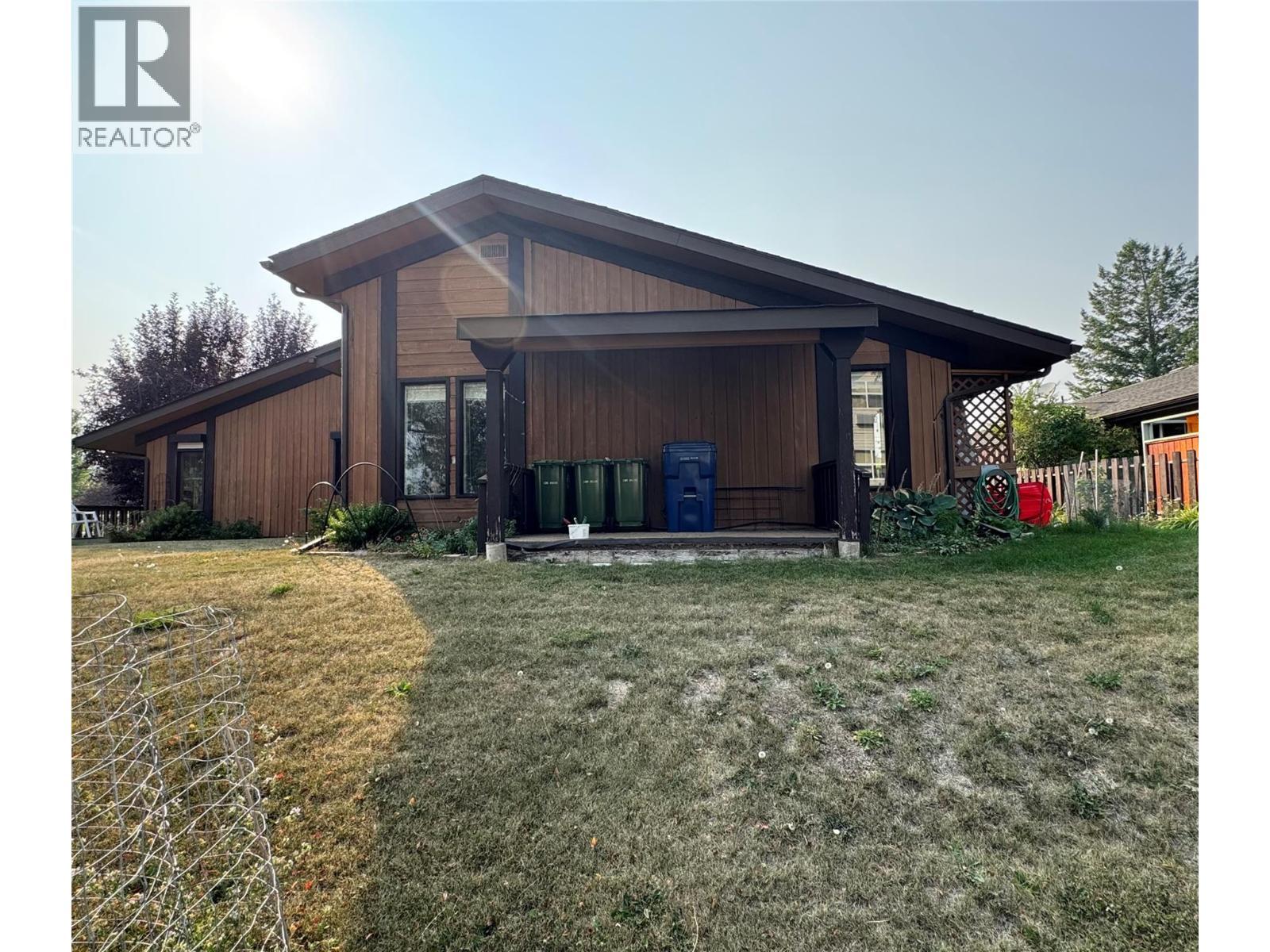 717 12Th Avenue Unit# 8, Invermere, BC - Outdoor