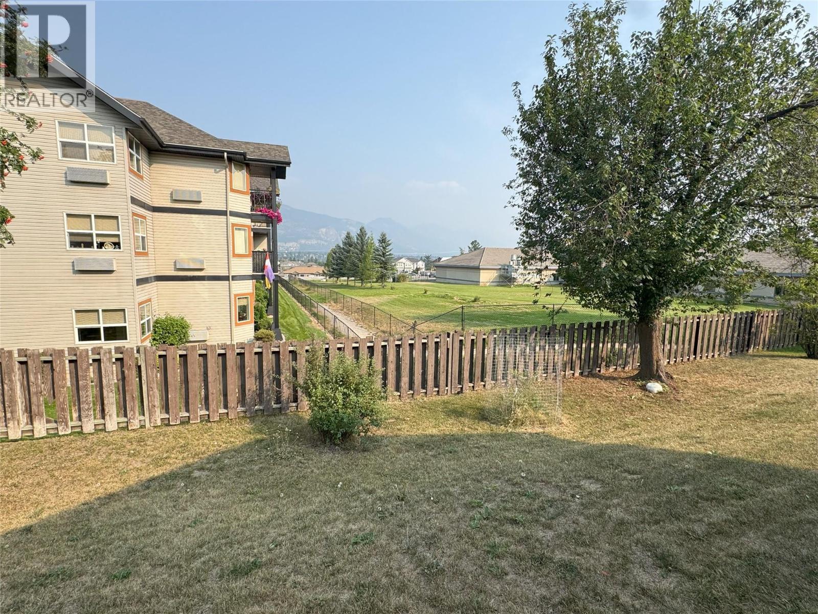 717 12Th Avenue Unit# 8, Invermere, BC - Outdoor