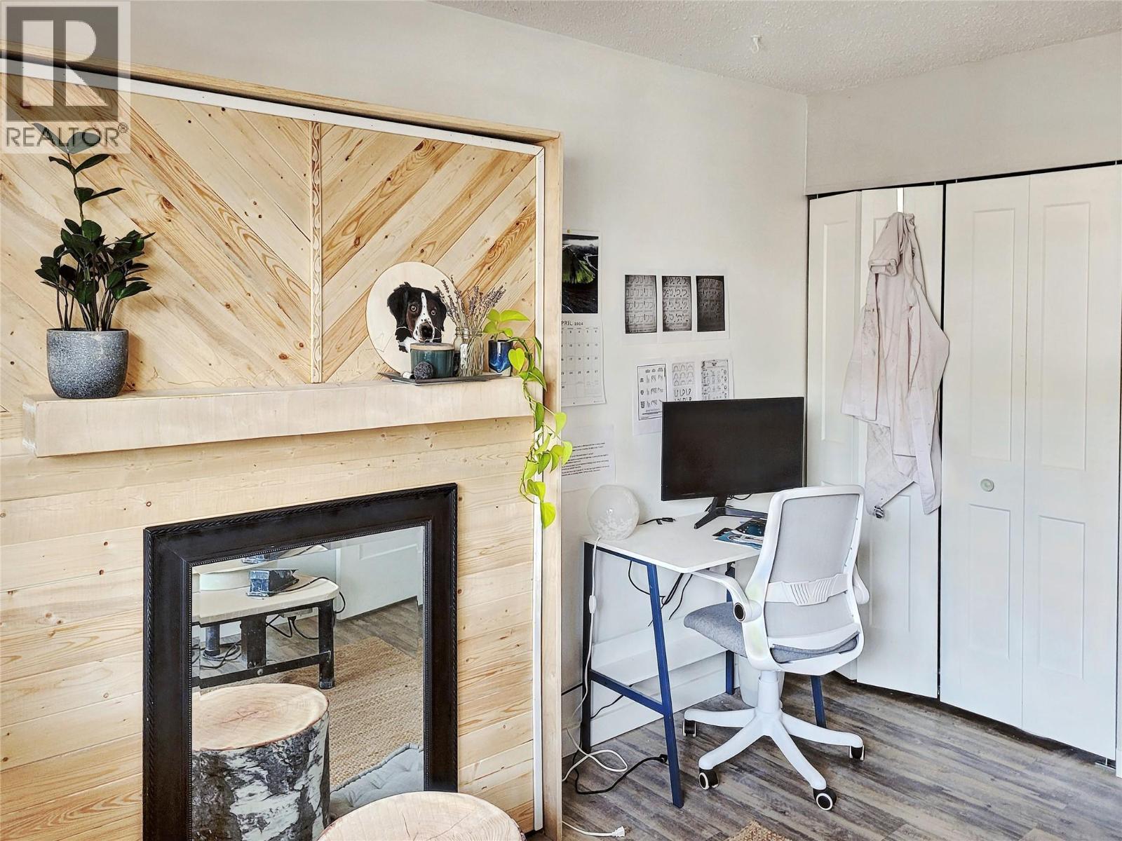 717 12Th Avenue Unit# 8, Invermere, BC - Indoor Photo Showing Office