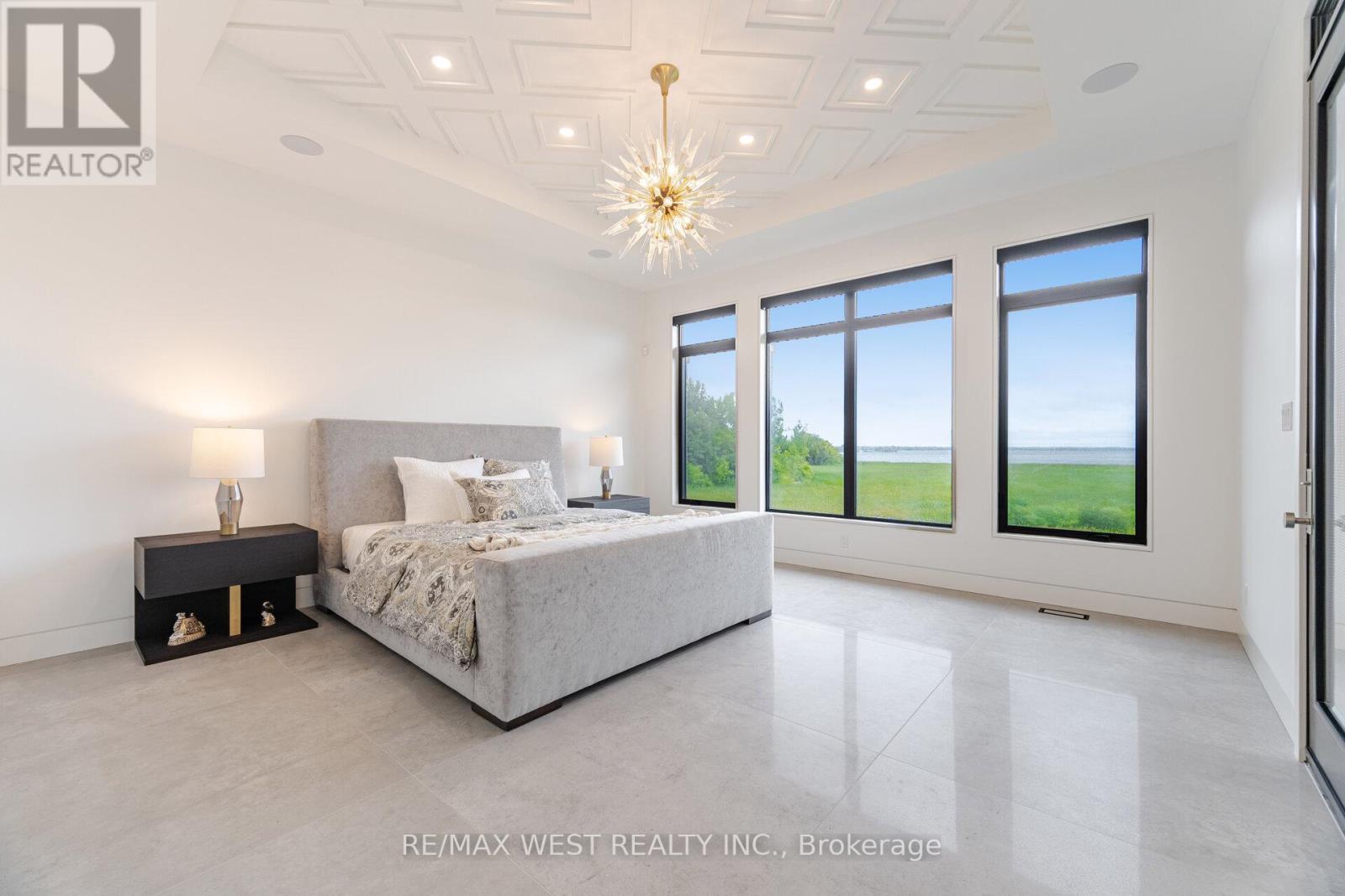 83 Navigation Drive, Prince Edward County, ON - Indoor Photo Showing Bedroom